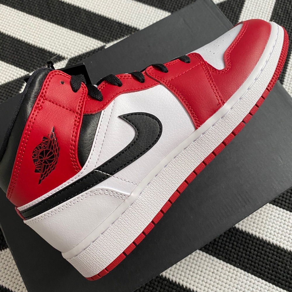 NIB Nike Air Jordan 1 white red black sneakers